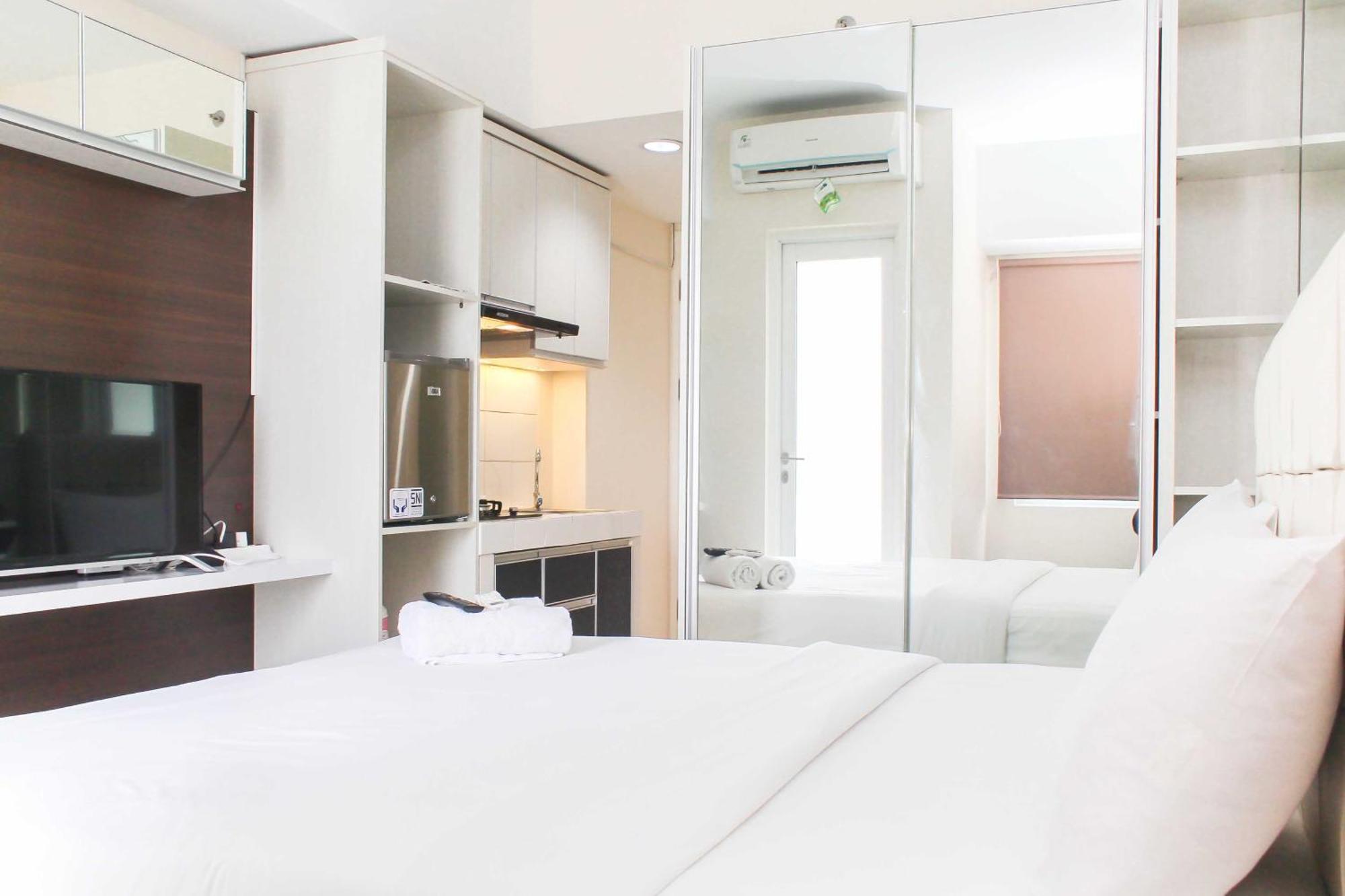 Minimalist And Comfort Living Springlake Summarecon By Travelio